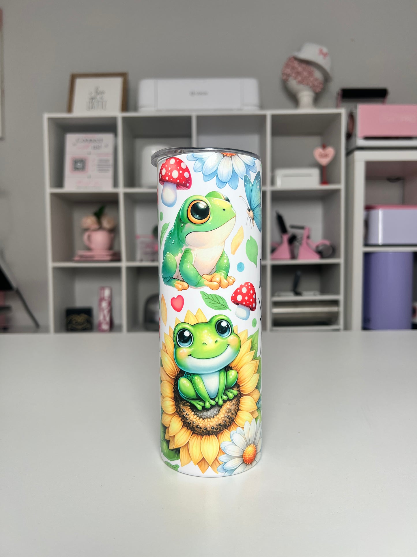 Just A Girl Who Loves Frogs 20oz tumbler, Frog quencher, Frog Lover 20oz custom tumbler