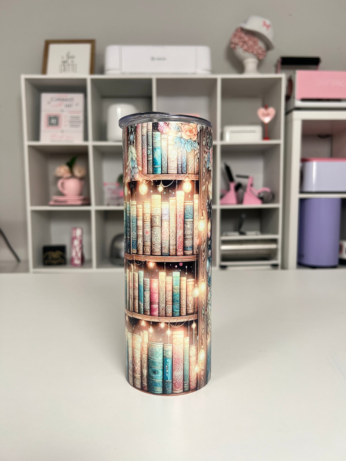 Reading is Dreaming 20oz tumbler, Book quencher, Book Lover 20oz custom tumbler
