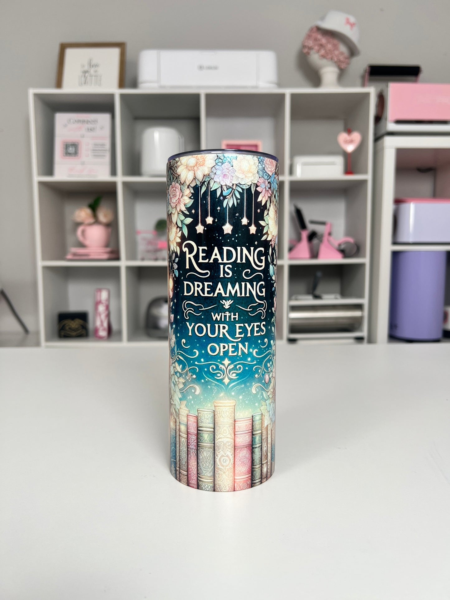 Reading is Dreaming 20oz tumbler, Book quencher, Book Lover 20oz custom tumbler