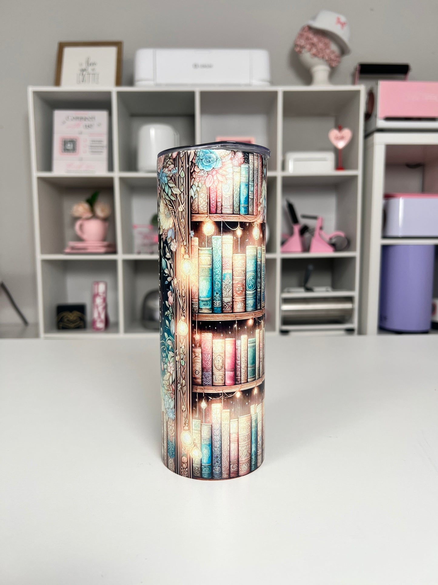 Reading is Dreaming 20oz tumbler, Book quencher, Book Lover 20oz custom tumbler