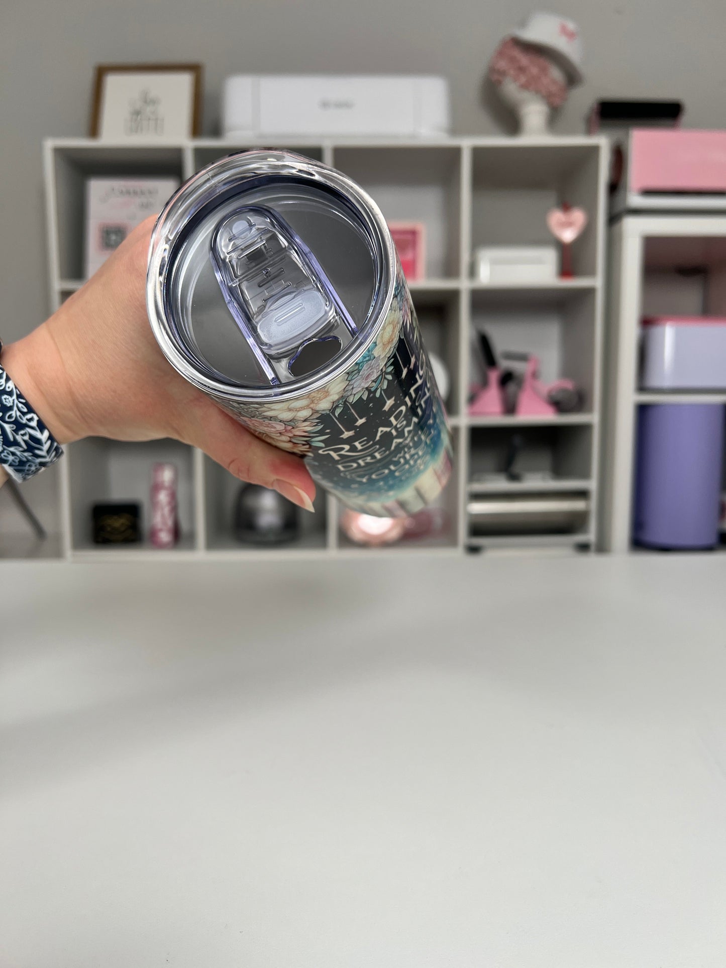 Reading is Dreaming 20oz tumbler, Book quencher, Book Lover 20oz custom tumbler