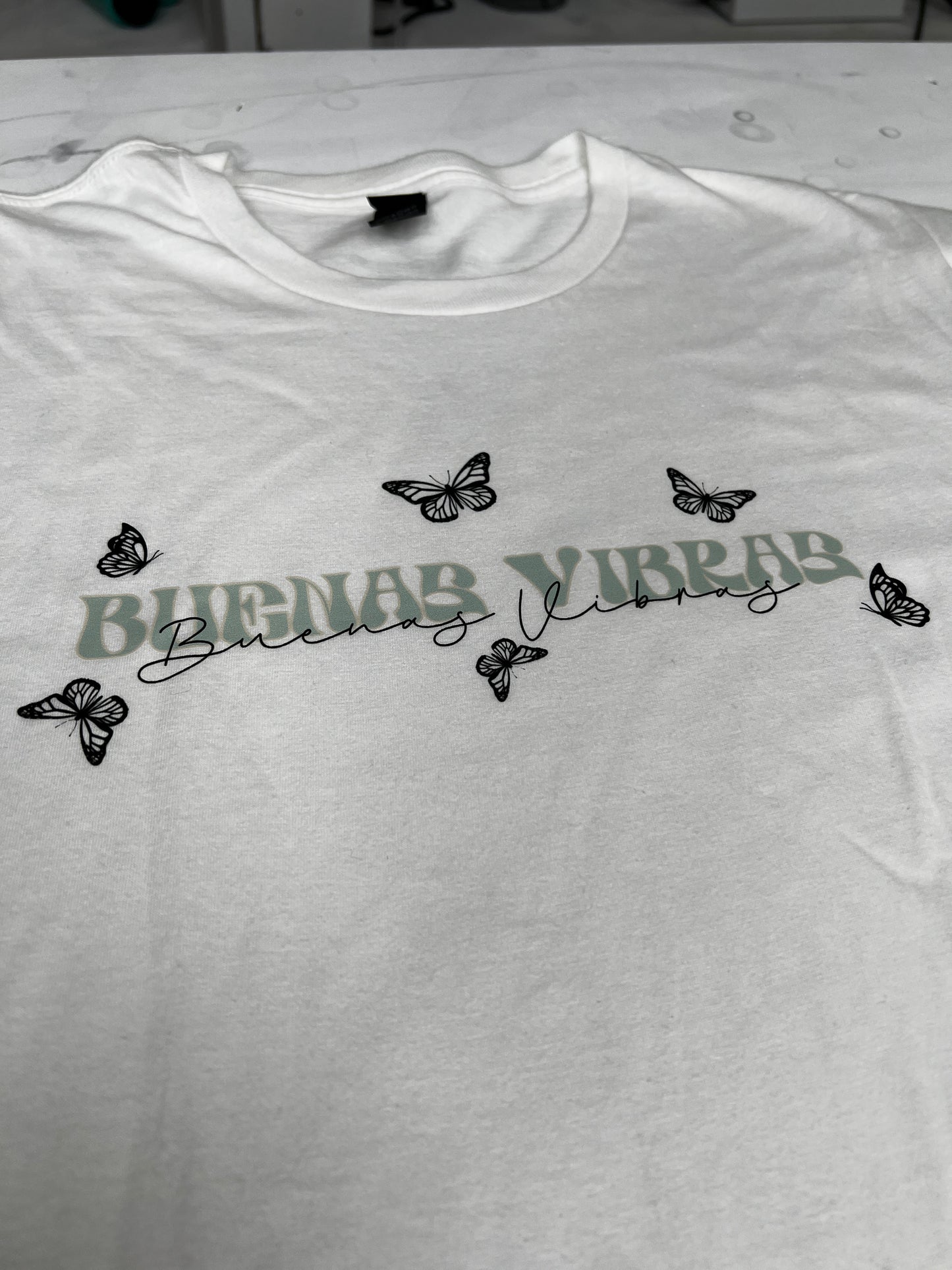 Buenas Vibras White Large T-Shirt